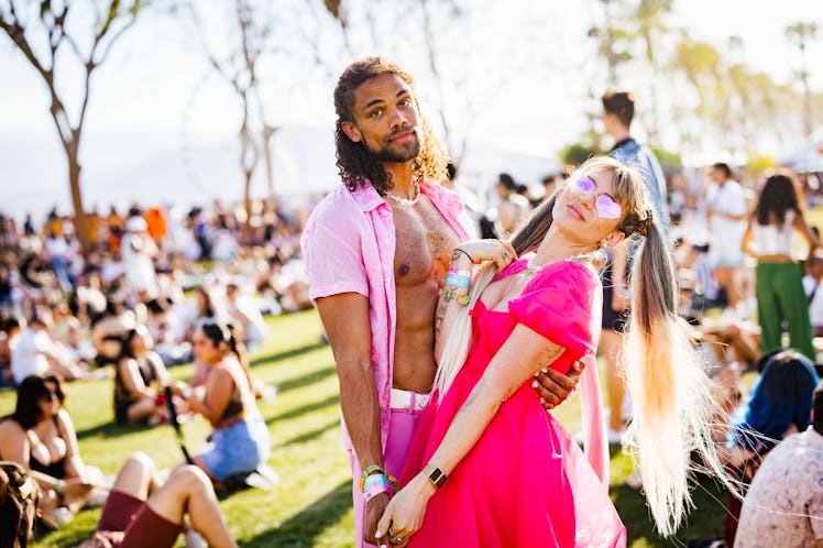 Festivalgoers show off what it's like to attend Coachella. 