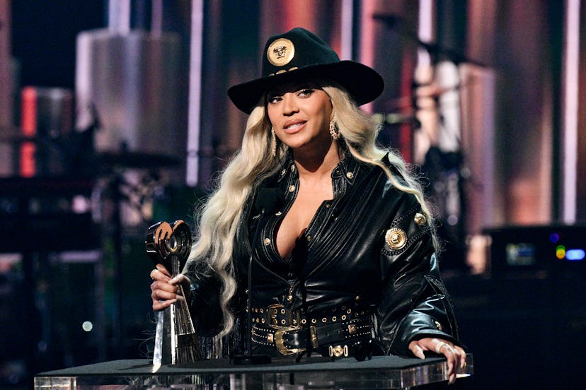 Beyoncé fans think Dolly Parton called out the ‘Cowboy Carter’ backlash on Instagram.
