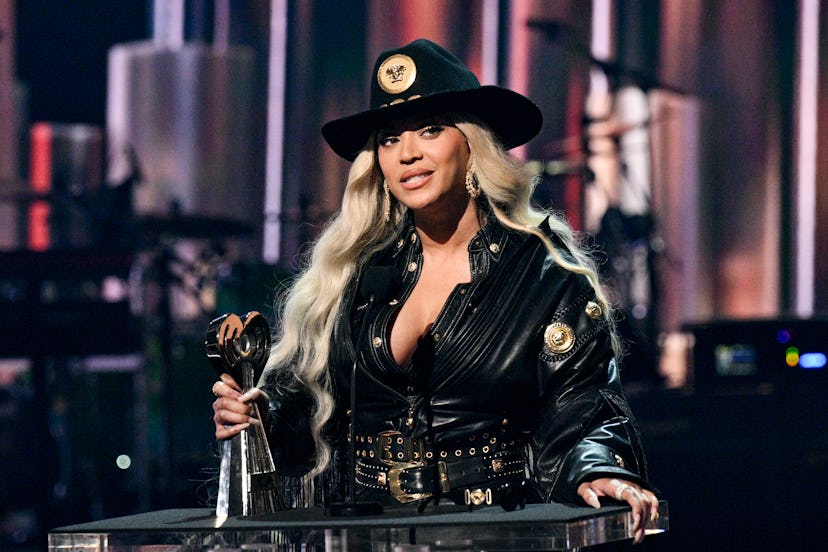Beyoncé fans think Dolly Parton called out the 'Cowboy Carter' backlash on Instagram.