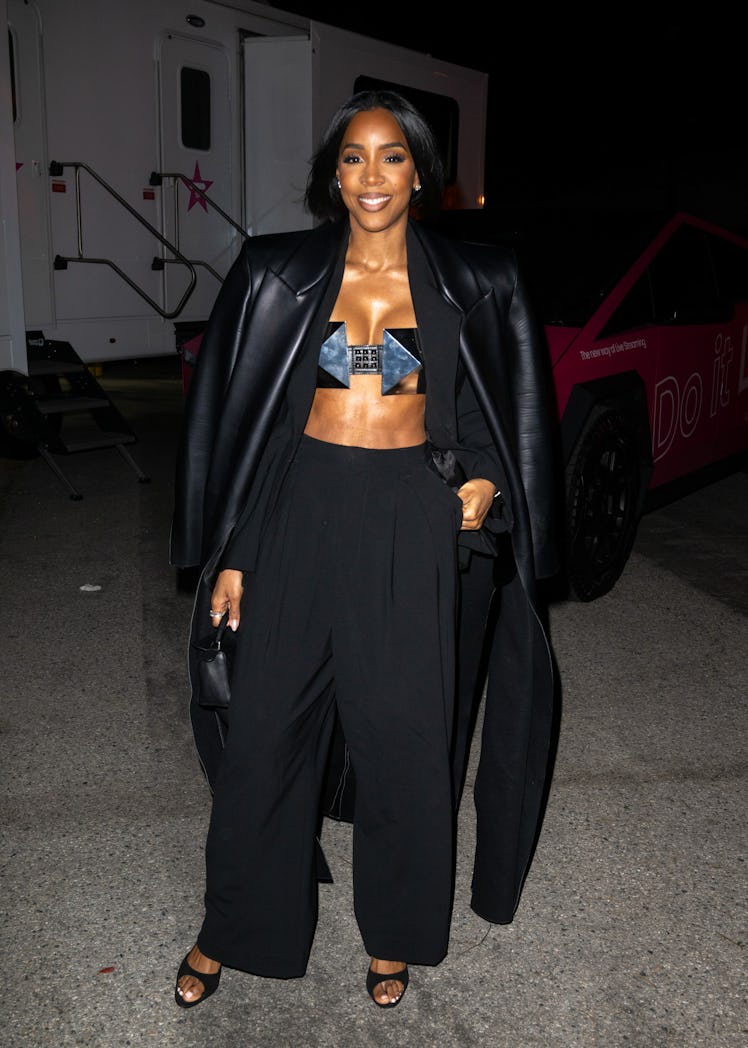 Kelly Rowland is seen arriving to the Vinivia App launch event on April 04, 2024 in Los Angeles, Cal...