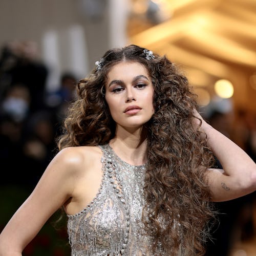 Kaia Gerber curly hair met gala