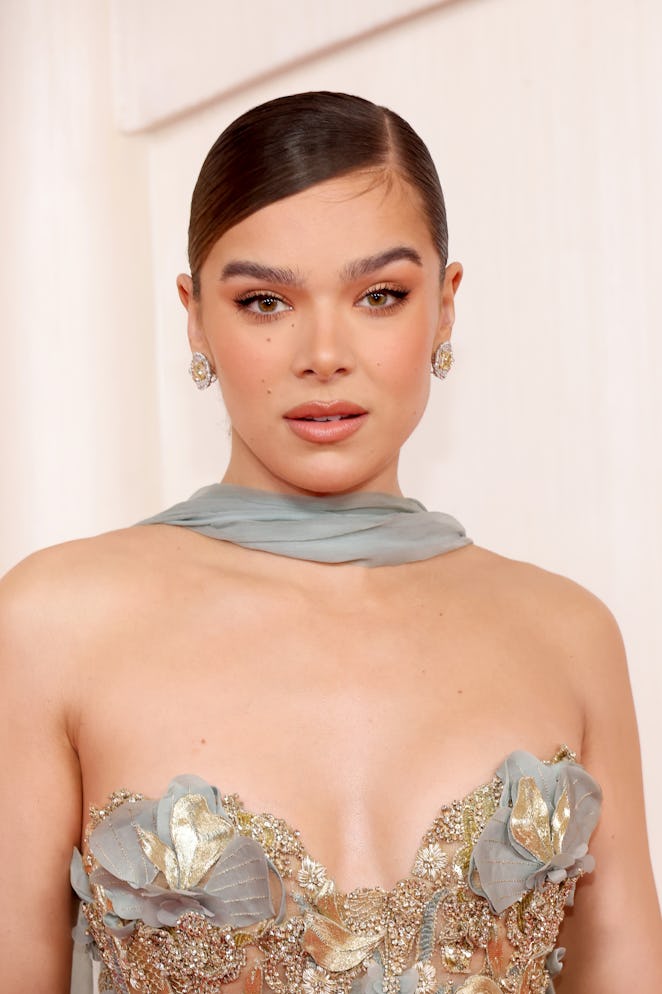 HOLLYWOOD, CALIFORNIA - MARCH 10: Hailee Steinfeld attends the 96th Annual Academy Awards on March 1...
