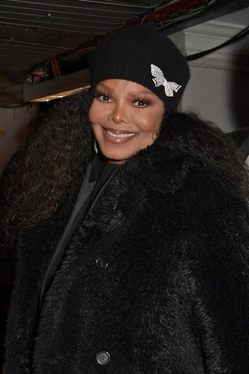Janet Jackson fluffy curls