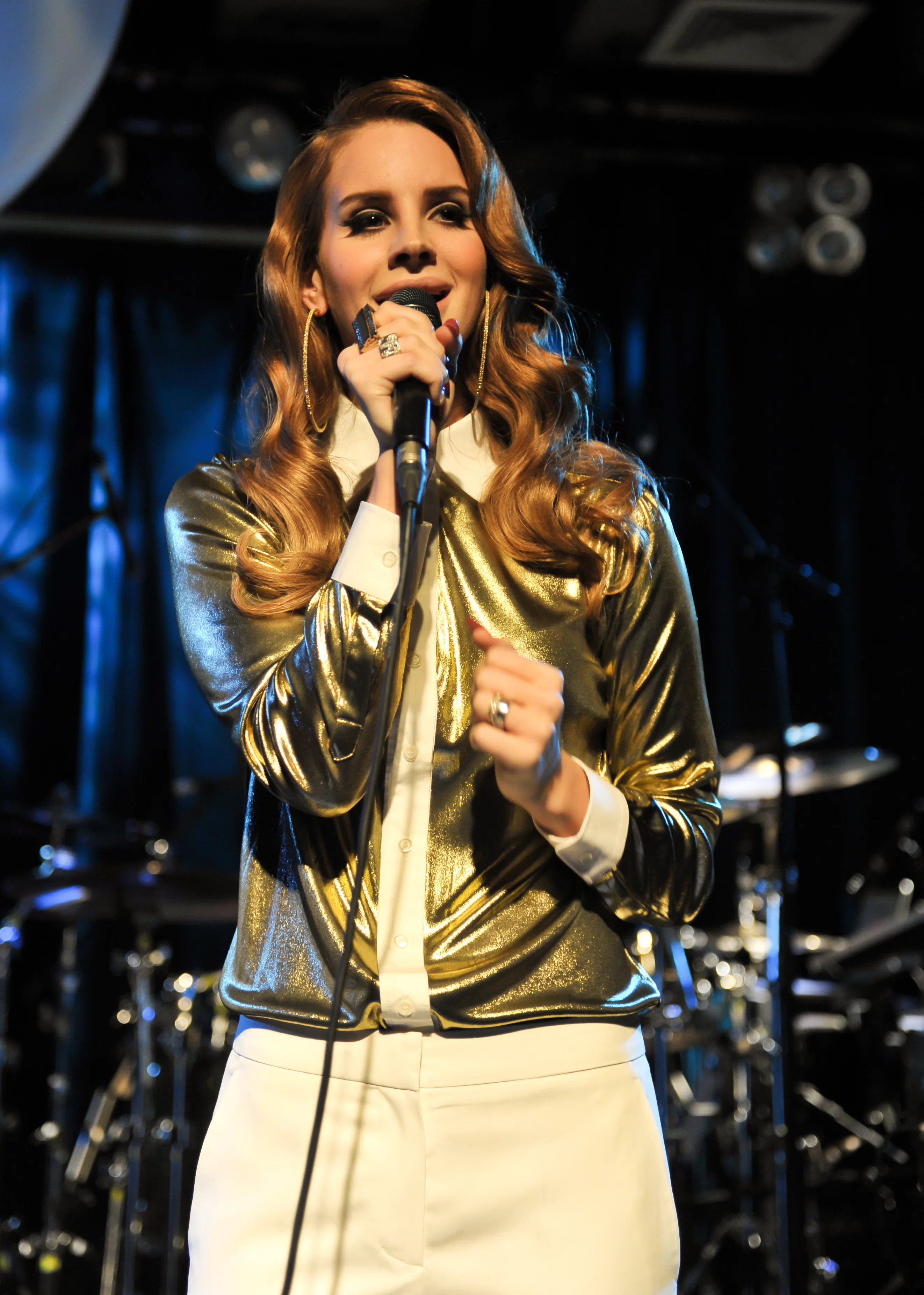 Lana Del Rey Style: 18 Best Live-Show Looks