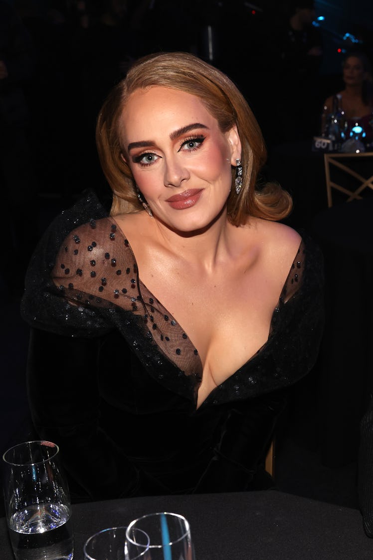 Adele side-part hair
