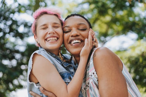 Which zodiac signs make the best friends? Astrologers says it's Libra.