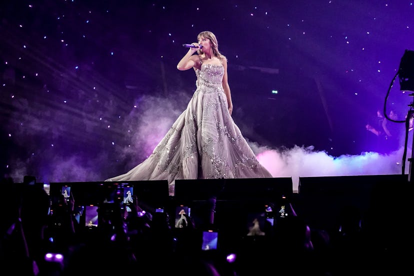 La tenue de l'ère Speak Now de Taylor Swift lors de la tournée The Eras