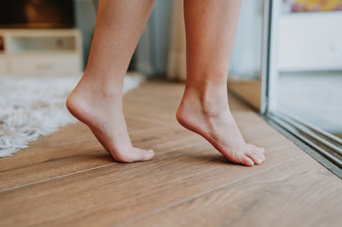 Walk on tiptoe