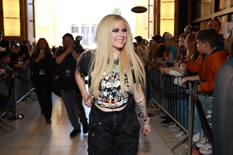 LOS ANGELES, CALIFORNIA - APRIL 01: (FOR EDITORIAL USE ONLY) Avril Lavigne attends the 2024 iHeartRa...