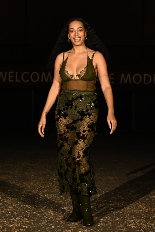 LONDON, ENGLAND - MAY 13: Solange Knowles arrives at the Gucci Cruise 2025 Fashion Show at Tate Mode...