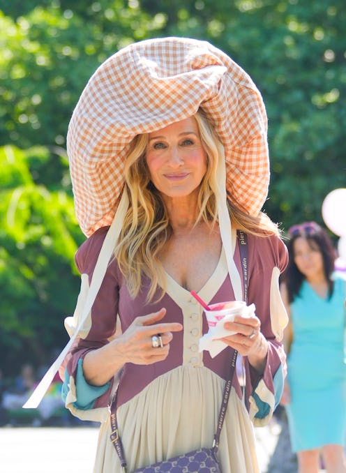 Sarah Jessica Parker filming 'And Just Like That'