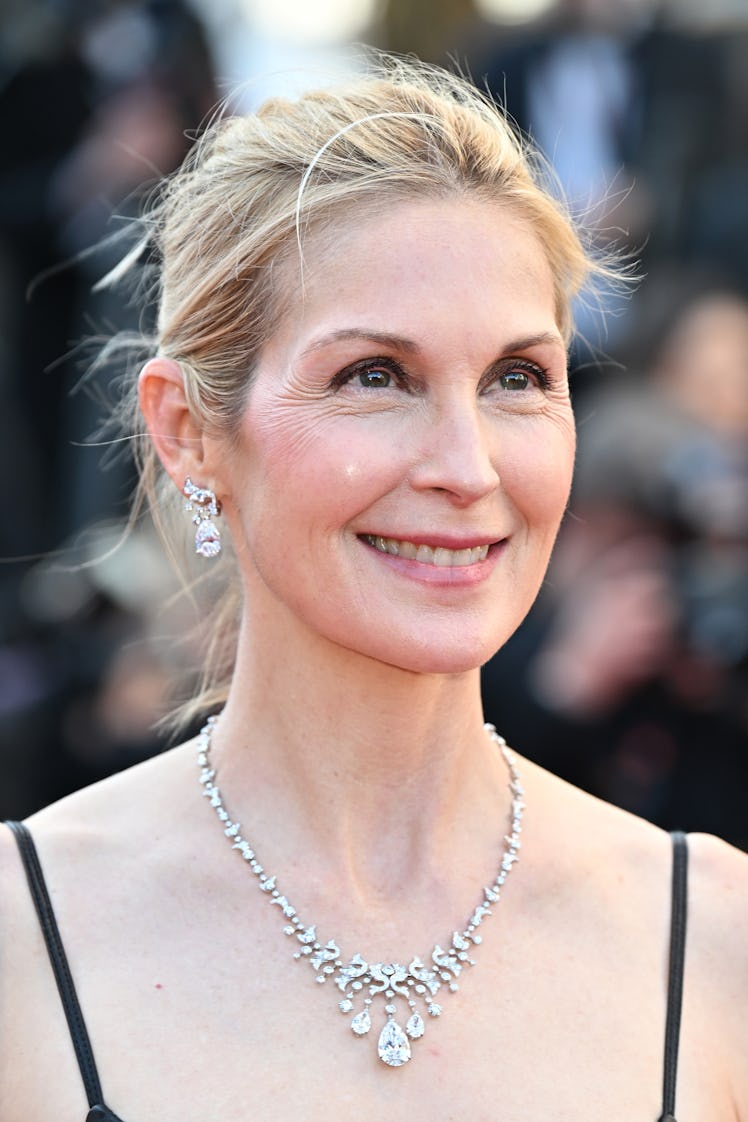CANNES, FRANCE - MAY 17: Kelly Rutherford attends the "Kinds Of Kindness" Red Carpet at the 77th ann...
