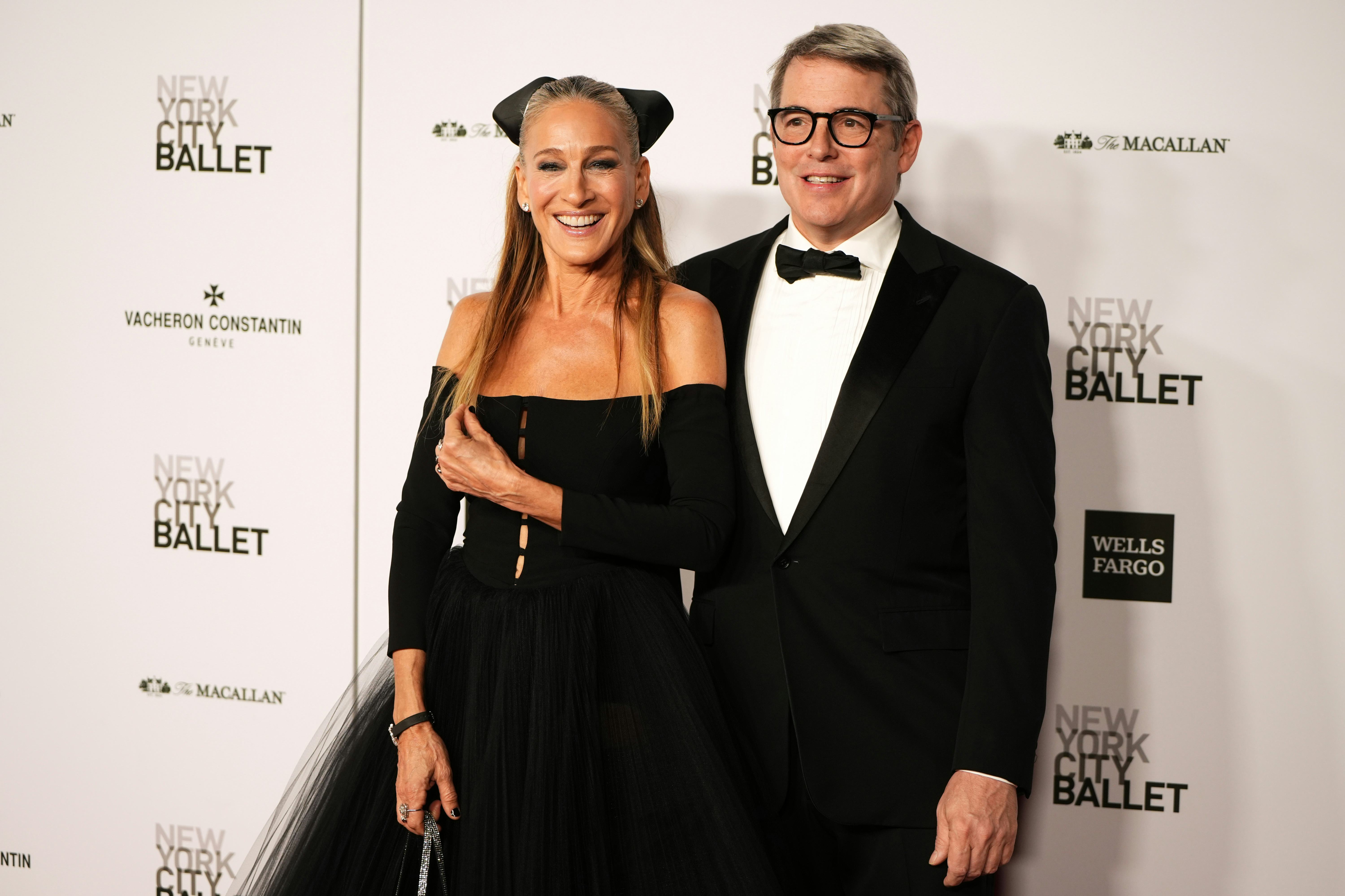 NEW YORK, NEW YORK - OCTOBER 05: (L-R) Sarah Jessica Parker and Matthew Broderick attend the New Yor&hellip;