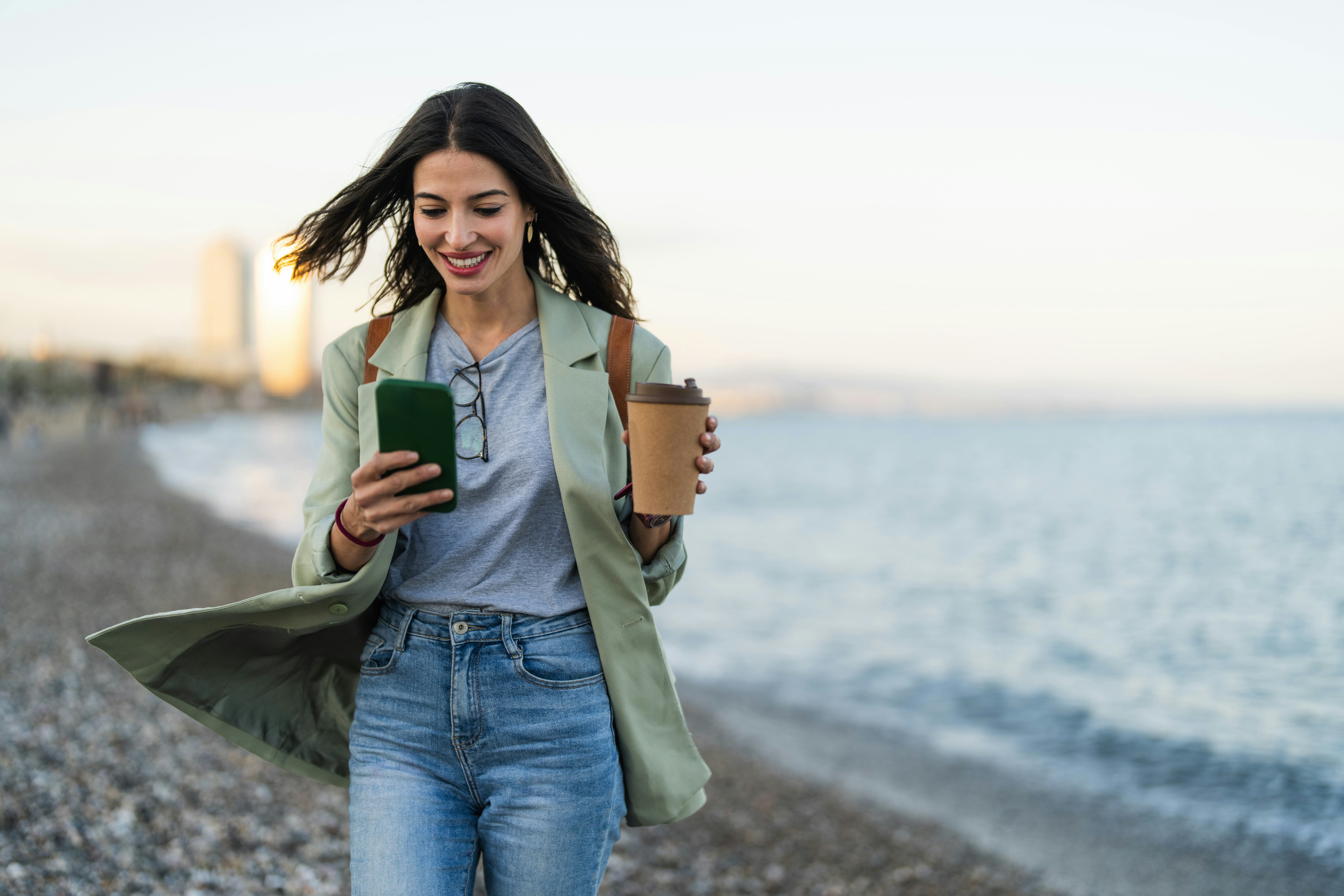 The 40 Best Opening Lines For Hinge That Spark Conversations