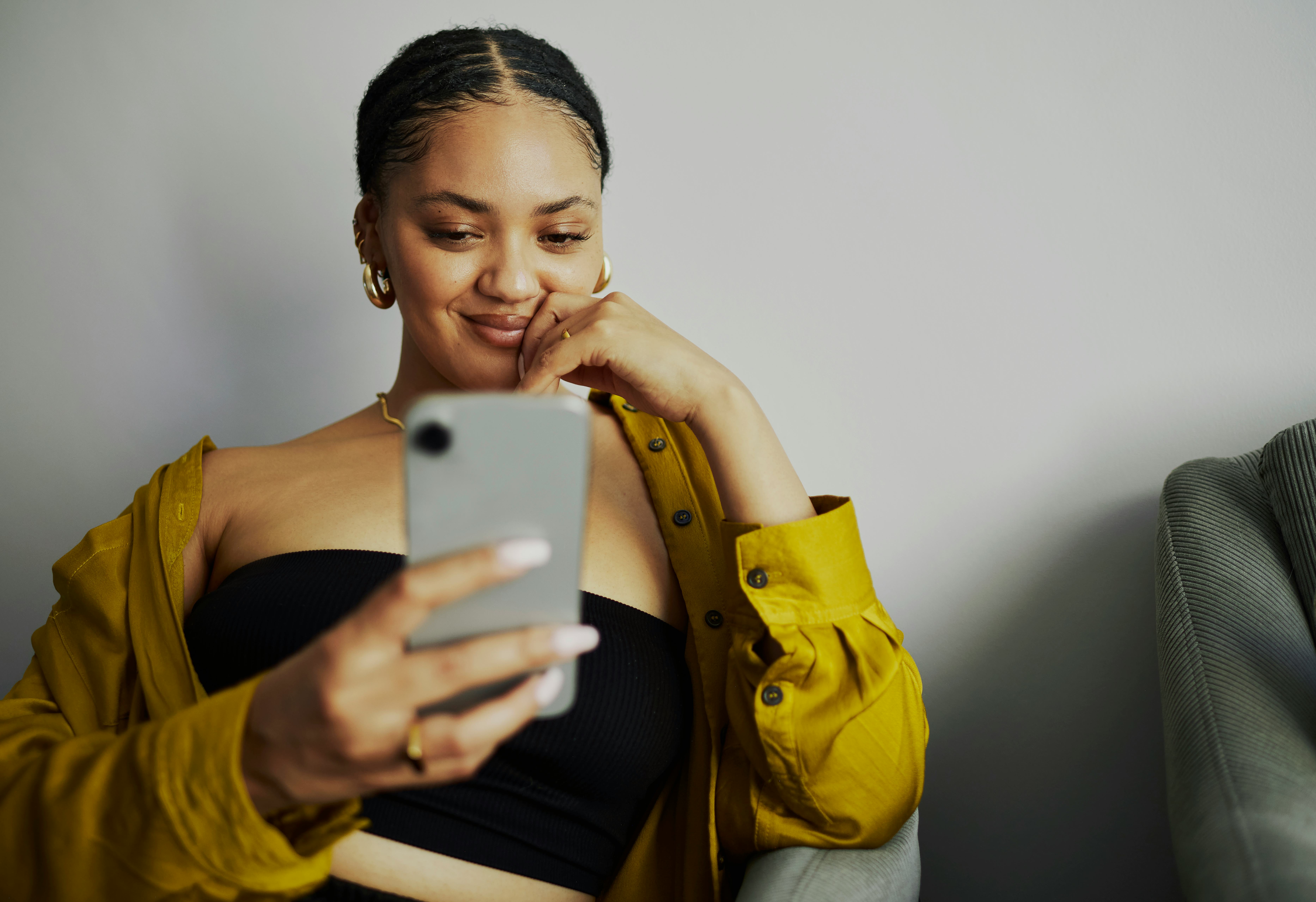 The 40 Best Opening Lines For Hinge That Spark Conversations