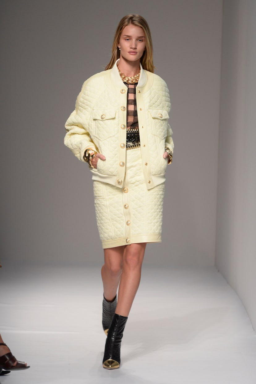 PARIS, FRANCE - SEPTEMBER 26: Rosie Huntington-Whiteley walks the runway during Balmain show as part…