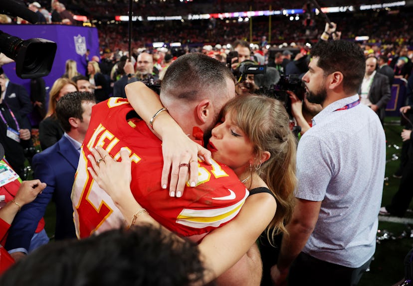 As a life path 7, Taylor Swift enjoys her time alone.