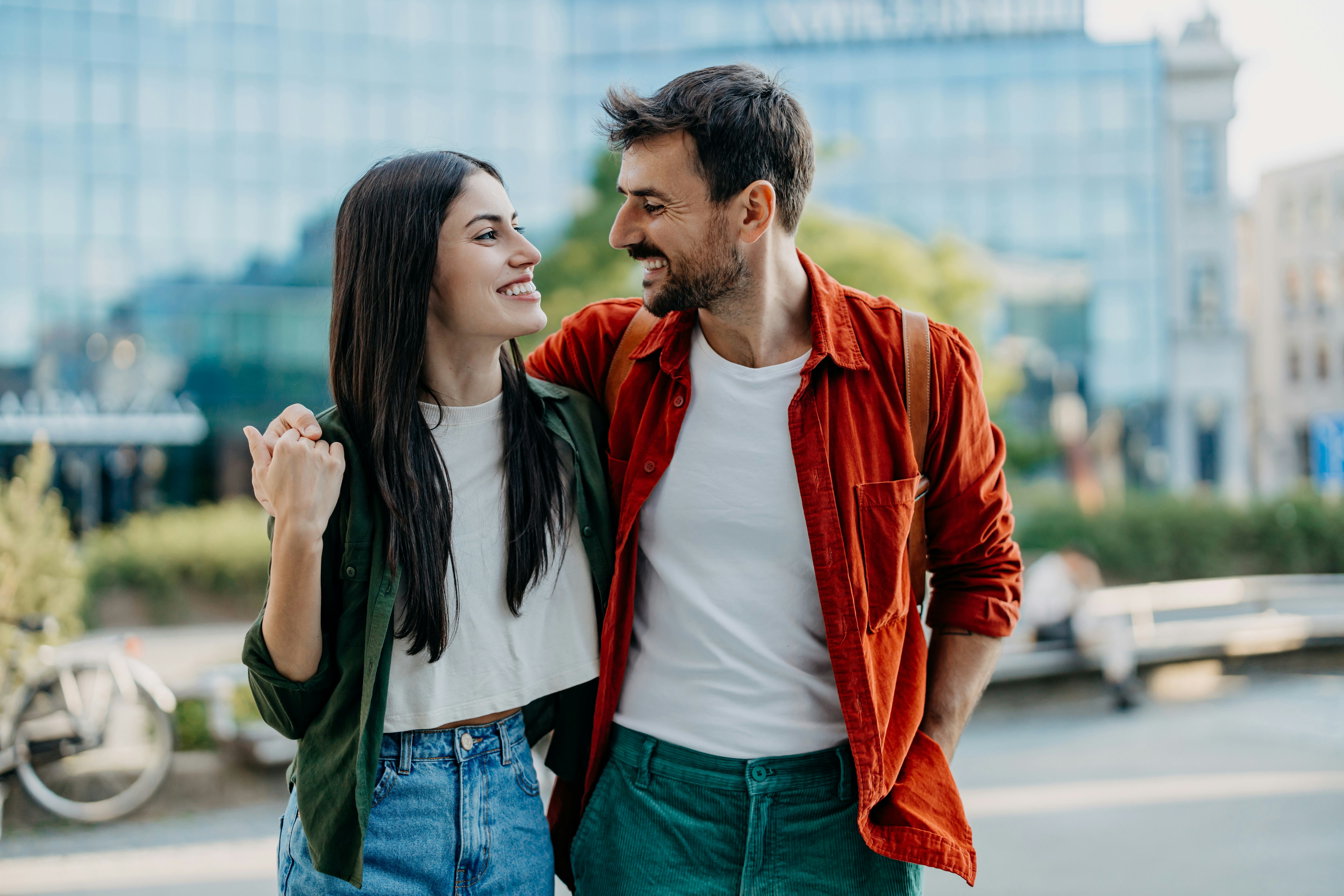 Level up your flirting games with these &ldquo;20 Questions&rdquo; topics.