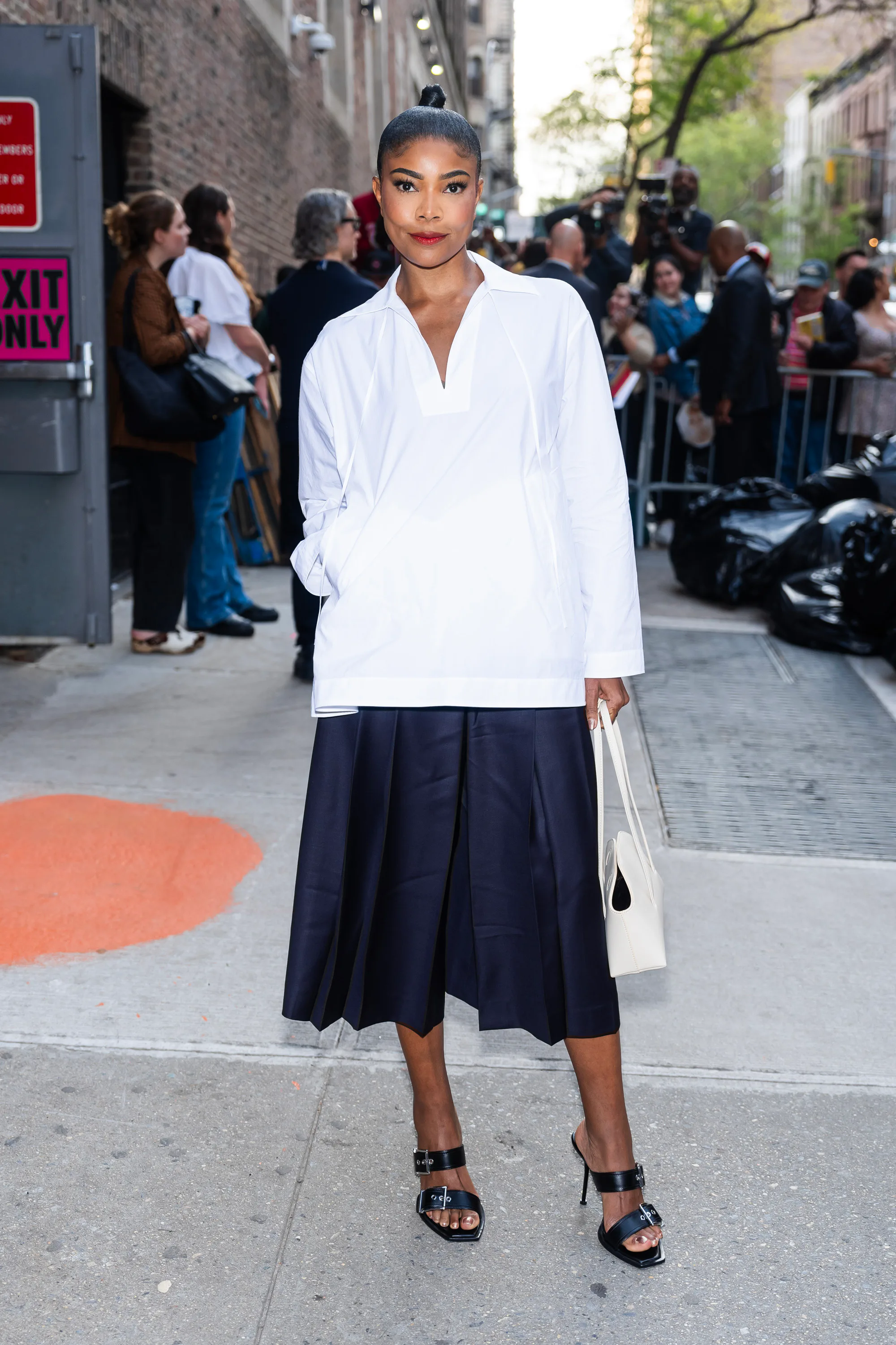 Gabrielle Union metallic pedicure