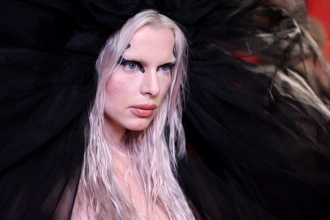 BEVERLY HILLS, CALIFORNIA - MARCH 10:  Julia Fox attends the 2024 Vanity Fair Oscar Party Hosted By ...