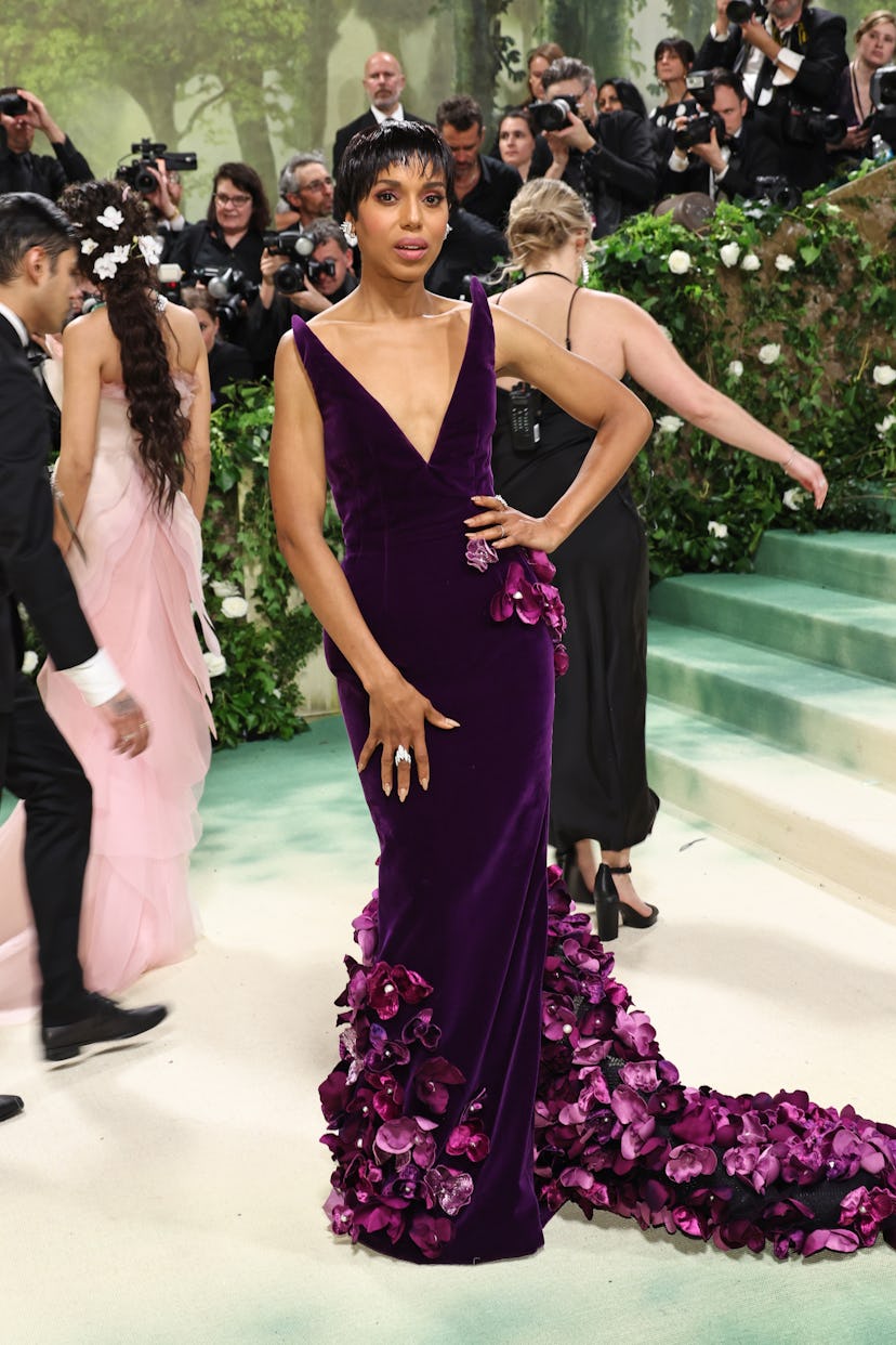 NEW YORK, NEW YORK - MAY 06: Kerry Washington attends The 2024 Met Gala Celebrating "Sleeping Beauti...