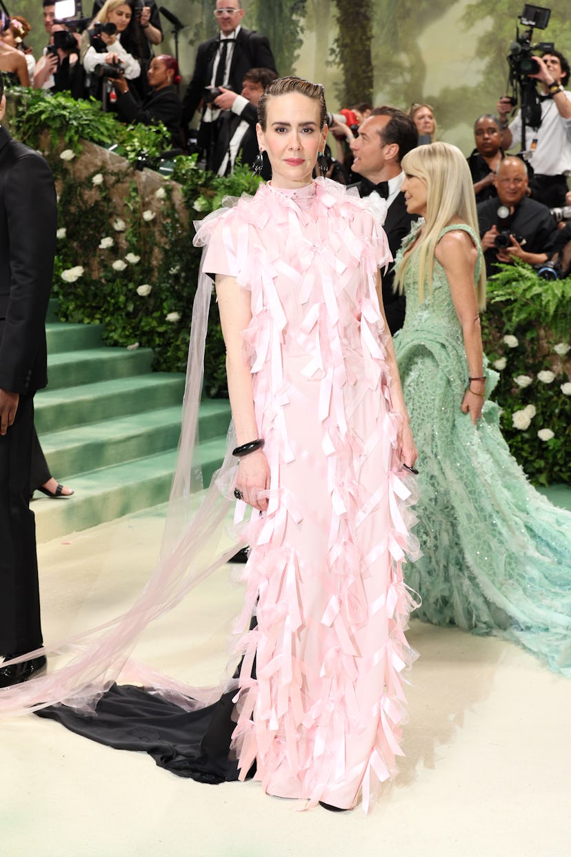 NEW YORK, NEW YORK - MAY 06: Sarah Paulson attends The 2024 Met Gala Celebrating "Sleeping Beauties:...