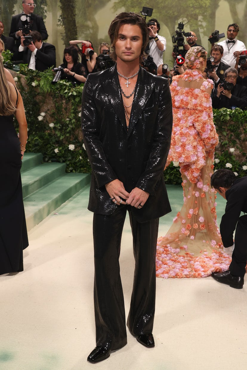 NEW YORK, NEW YORK - MAY 06: Chase Stokes attends The 2024 Met Gala Celebrating "Sleeping Beauties: ...