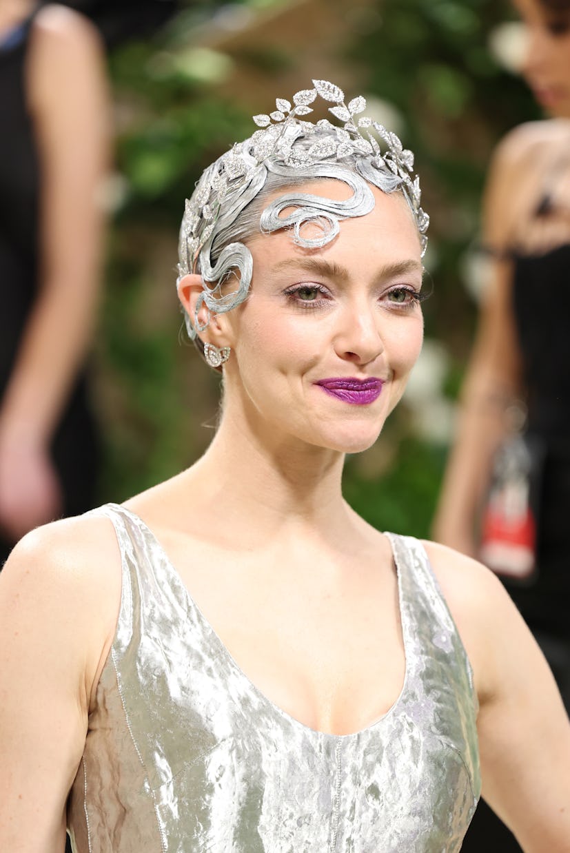 Amanda Seyfried painted her hair a silver chrome color at the 2024 Met Gala.