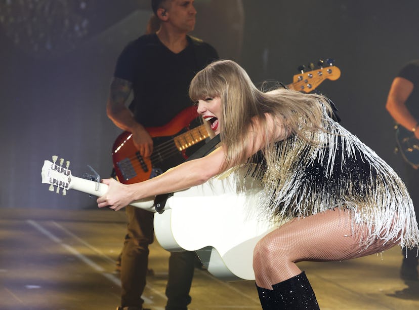 PARIS, FRANCE - MAY 09: (EDITORIAL USE ONLY. NO BOOK COVERS.) Taylor Swift performs onstage during "...