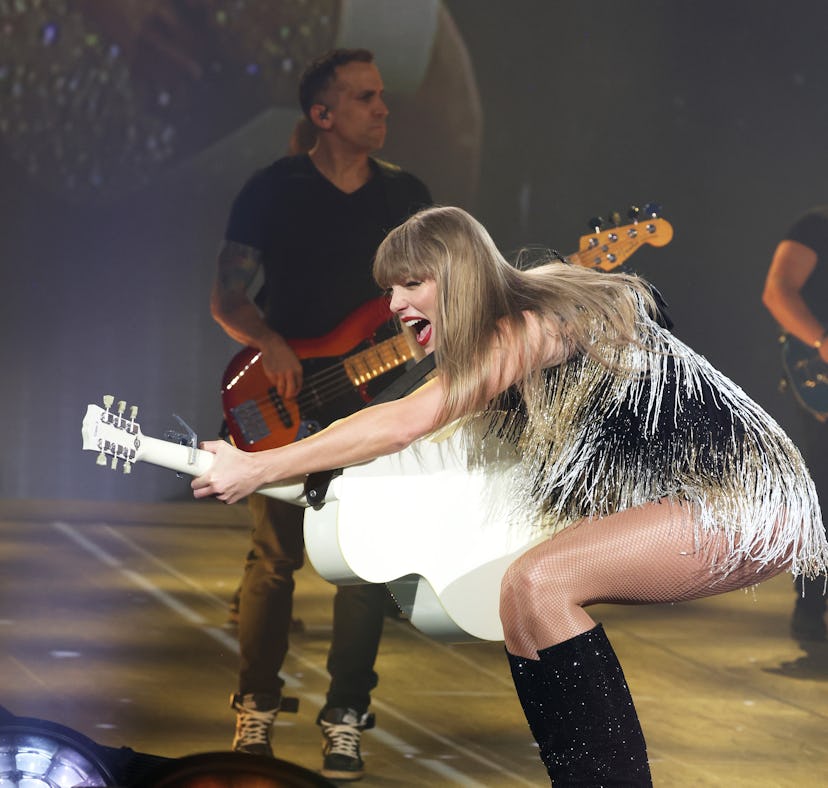 PARIS, FRANCE - MAY 09: (EDITORIAL USE ONLY. NO BOOK COVERS.) Taylor Swift performs onstage during "...