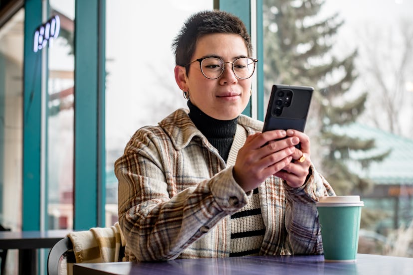 Send your crush a flirty “good morning” text to start your day.