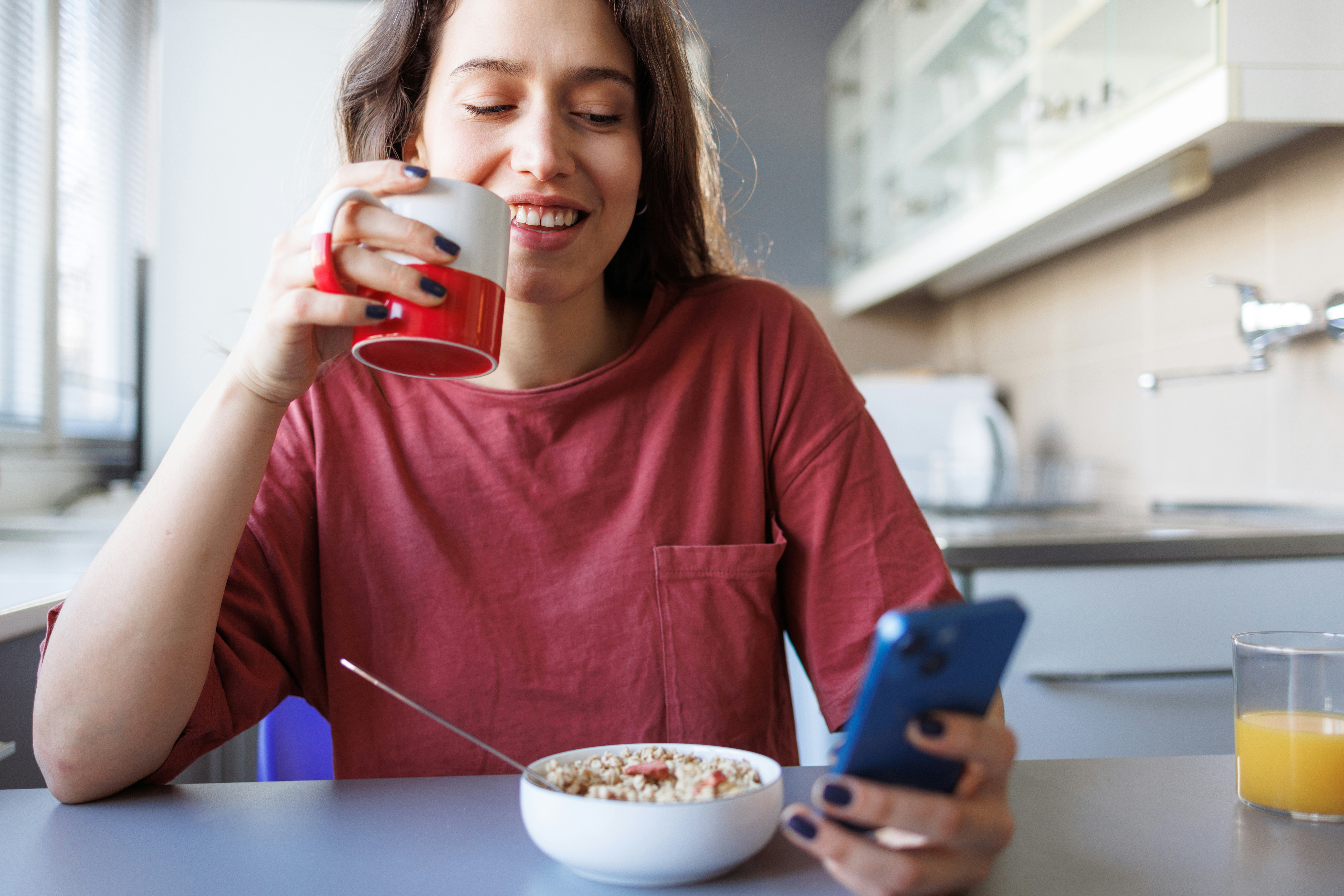 Send your crush a flirty &ldquo;good morning&rdquo; text to start your day.