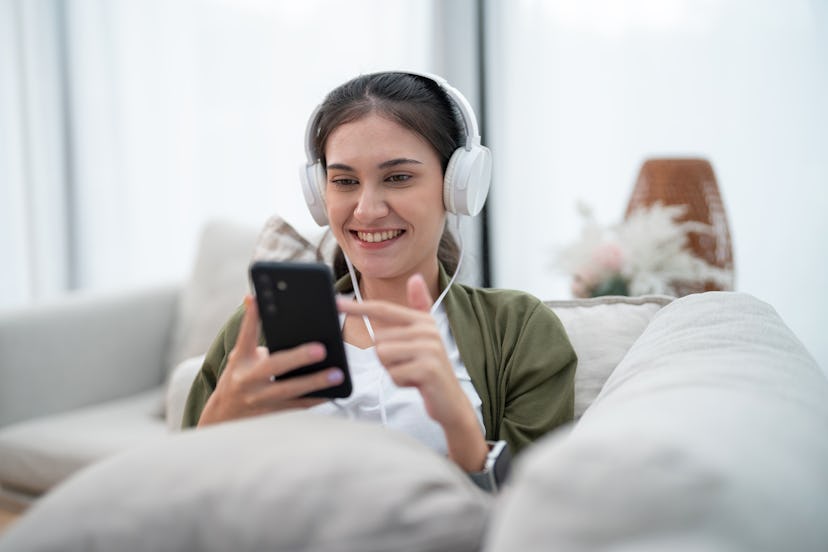 These 113 jokes about friends, love, work, money, and food are seriously hilarious.