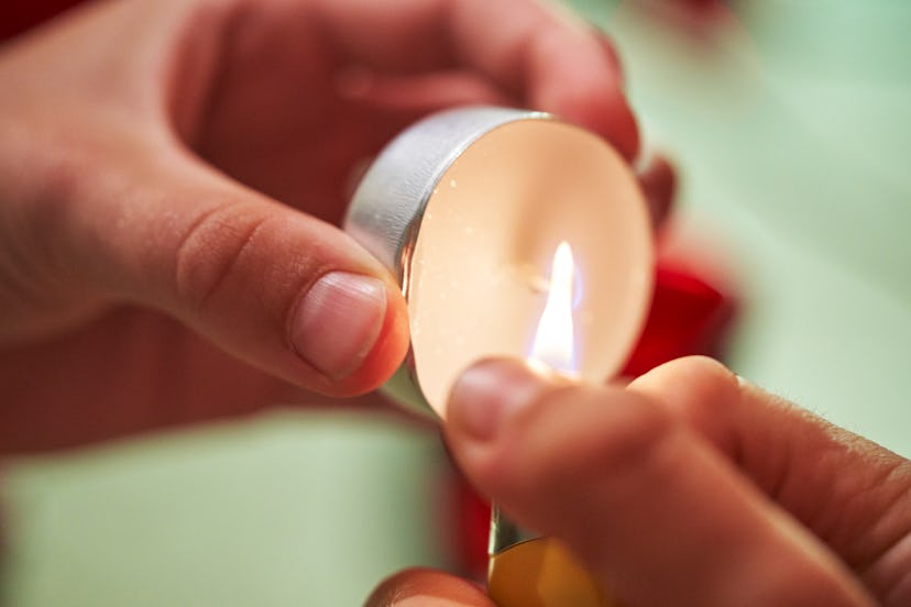 Candle ritual to do during the June full moon.