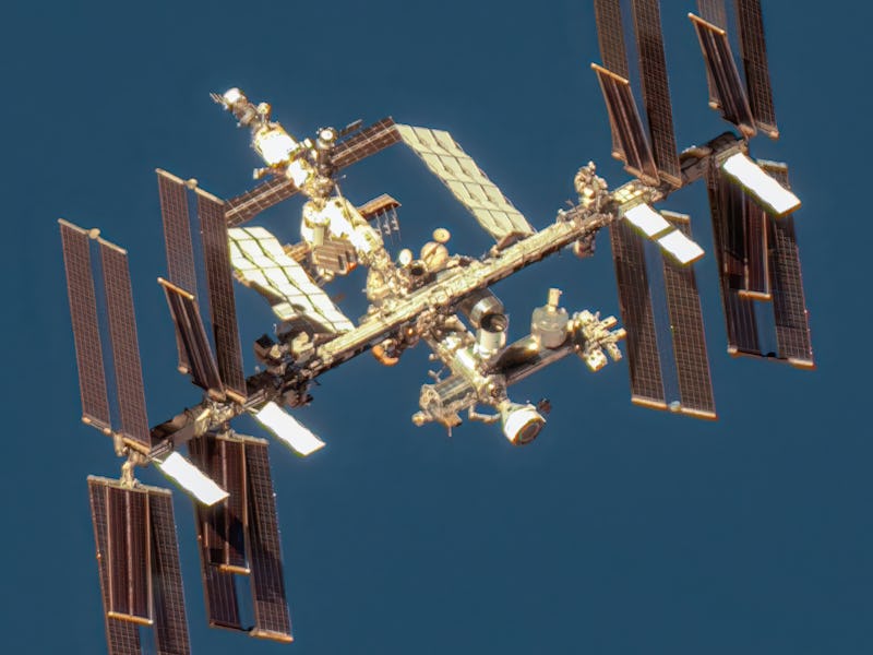 BOEING SSTARLINER SPACECRAFT, INTERNATIONAL SPAPCE STATION -- JUNE 6, 2024: Amazing Maxar satellite...