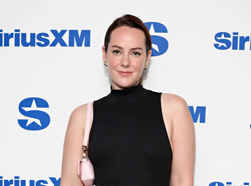 In a recent interview with 'Entertainment Tonight,' Jena Malone advocated her 'Hunger Games' charact...