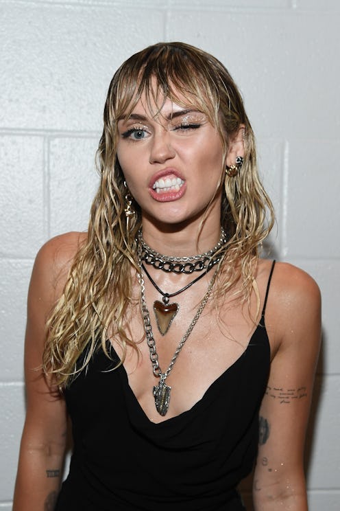 Miley Cyrus wet hair style
