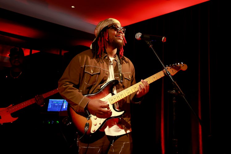 NEW YORK, NEW YORK - JUNE 03: Leon Thomas performs onstage during the blond sessions Presents Leon T...