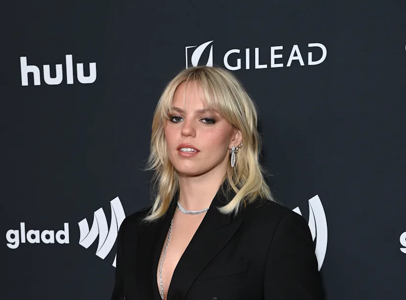 Reneé Rapp opened up about her decision to publicly identify as a lesbian.