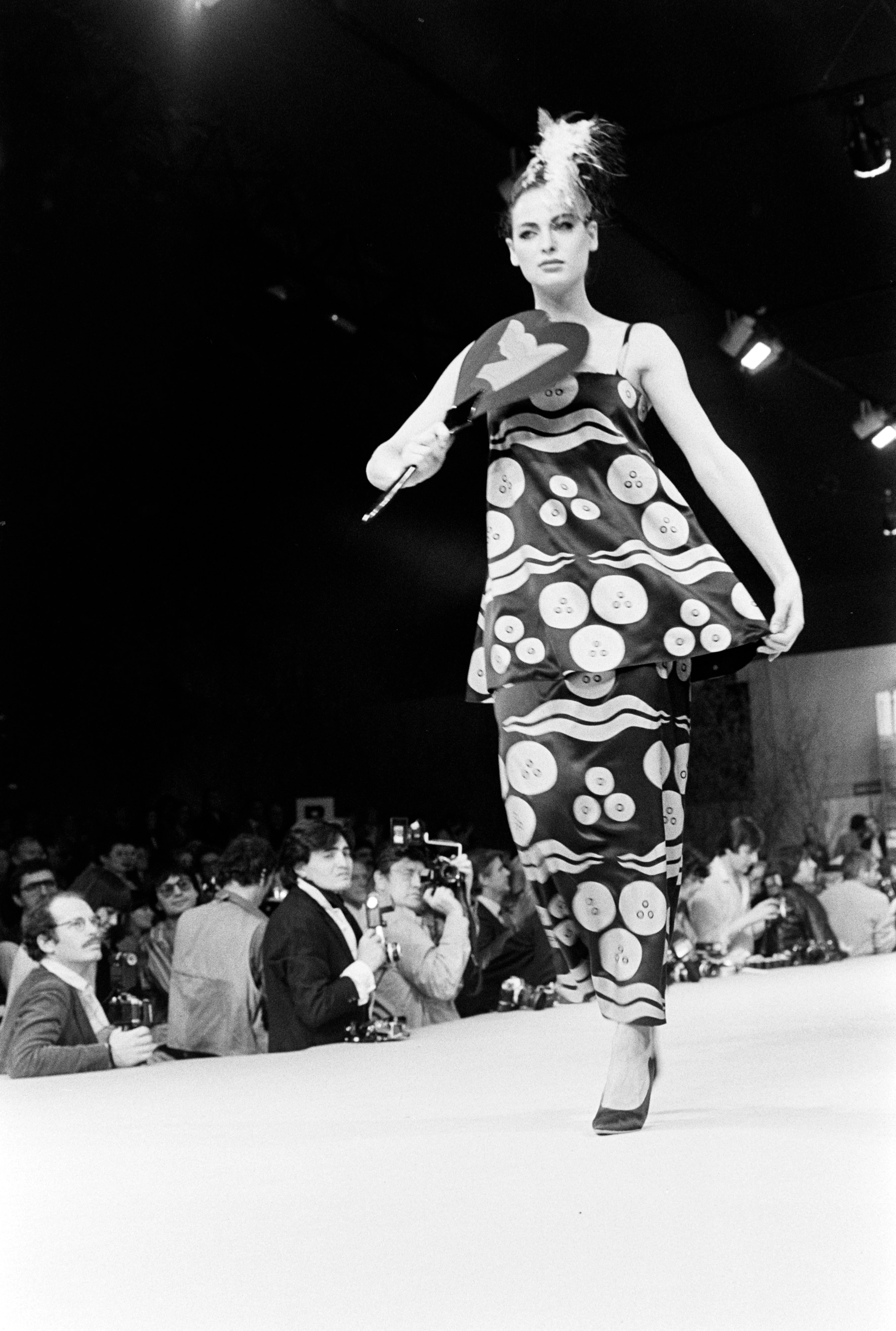 THE ORIGINAL MAGIC HAT CHLOE RUNWAY SHOW Chloe main image 3