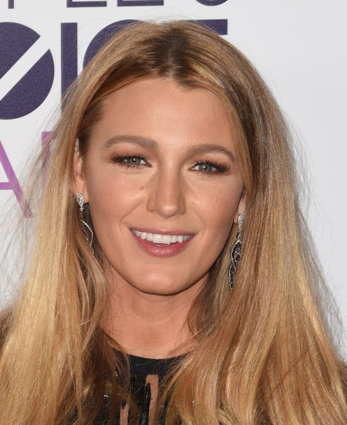 LOS ANGELES, CA - JANUARY 18: Blake Lively poses at the People's Choice Awards 2017 at Microsoft Th...