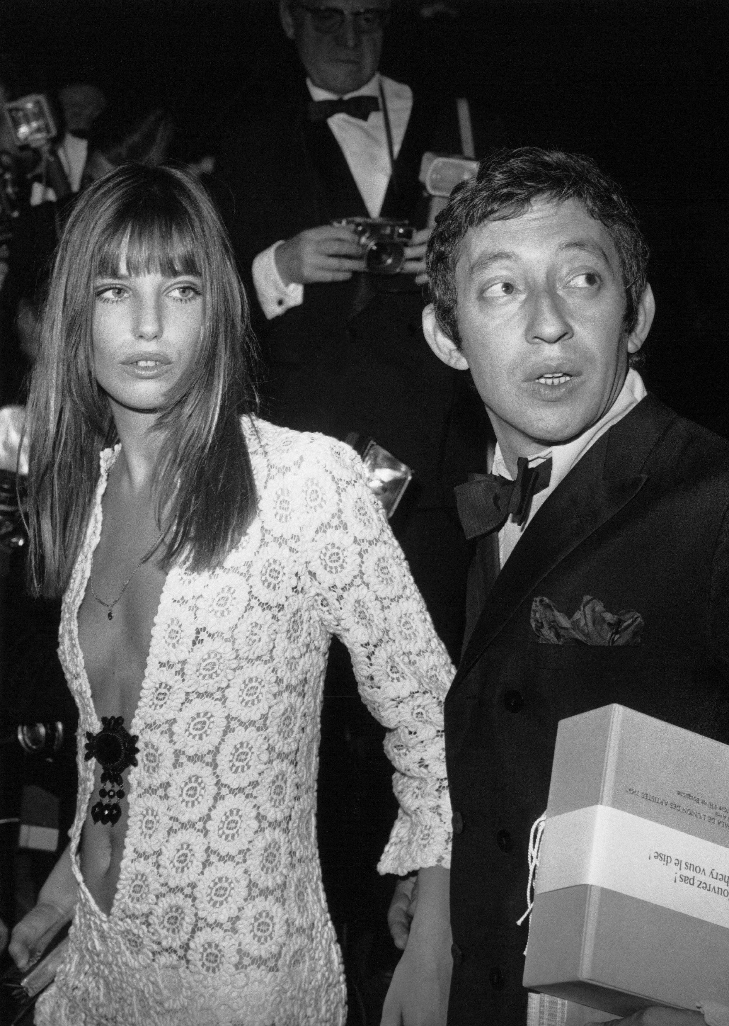 FRANCE - APRIL 25:  Serge GAINSBOURG and Jane BIRKIN arriving at the Artists Union&rsquo;s Gala, Paris.  (&hellip;