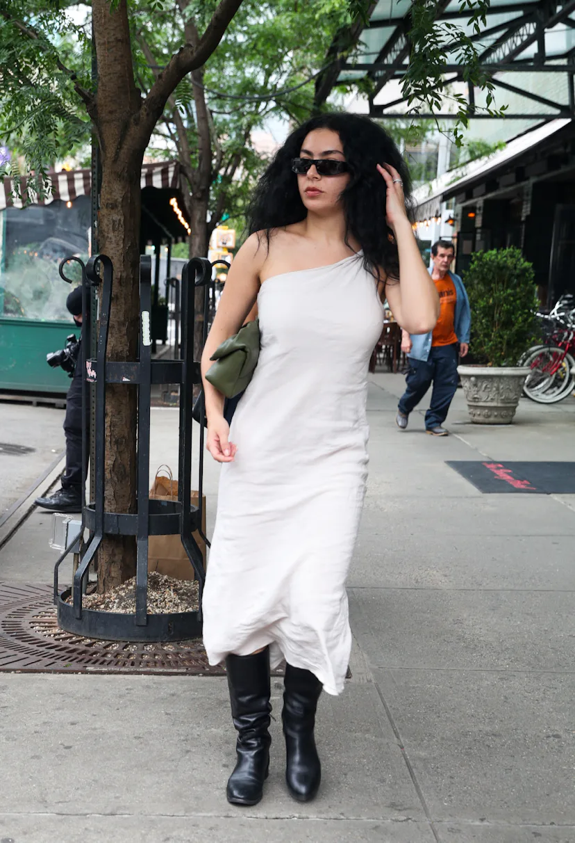 These Celebrity Summer Boots Outfits Prove The Footwear Is A Year-Round Staple These Celebrity Summer Boots Outfits Prove The Footwear Is A Year-Round Staple