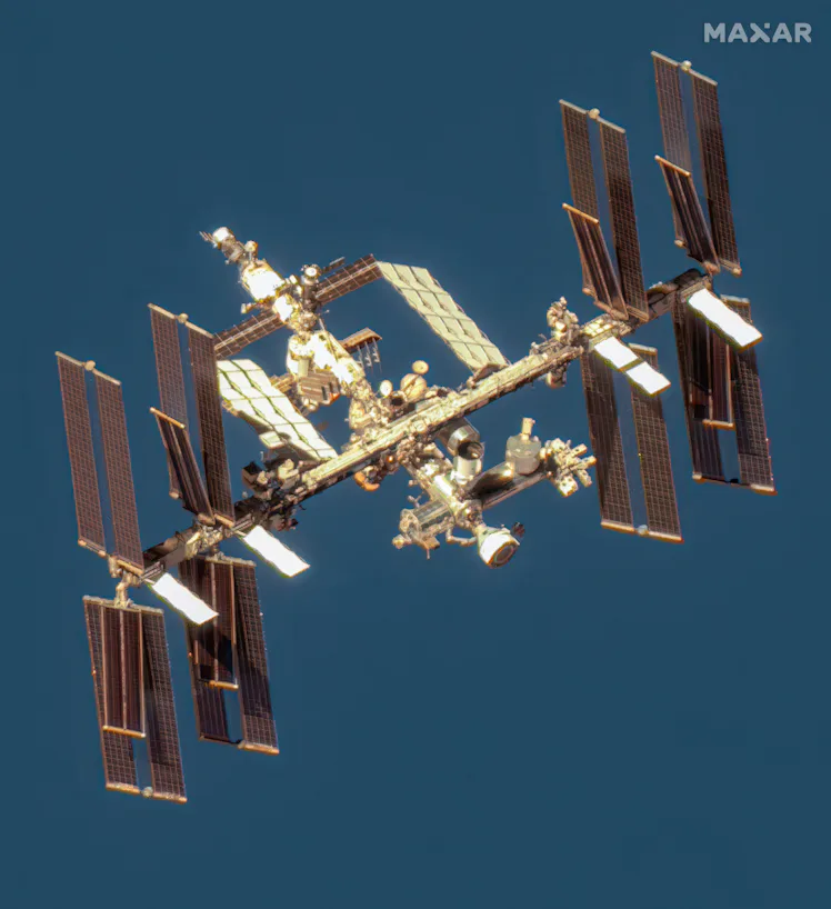 BOEING SSTARLINER SPACECRAFT, INTERNATIONAL SPAPCE STATION -- JUNE 6, 2024: Amazing Maxar satellite...