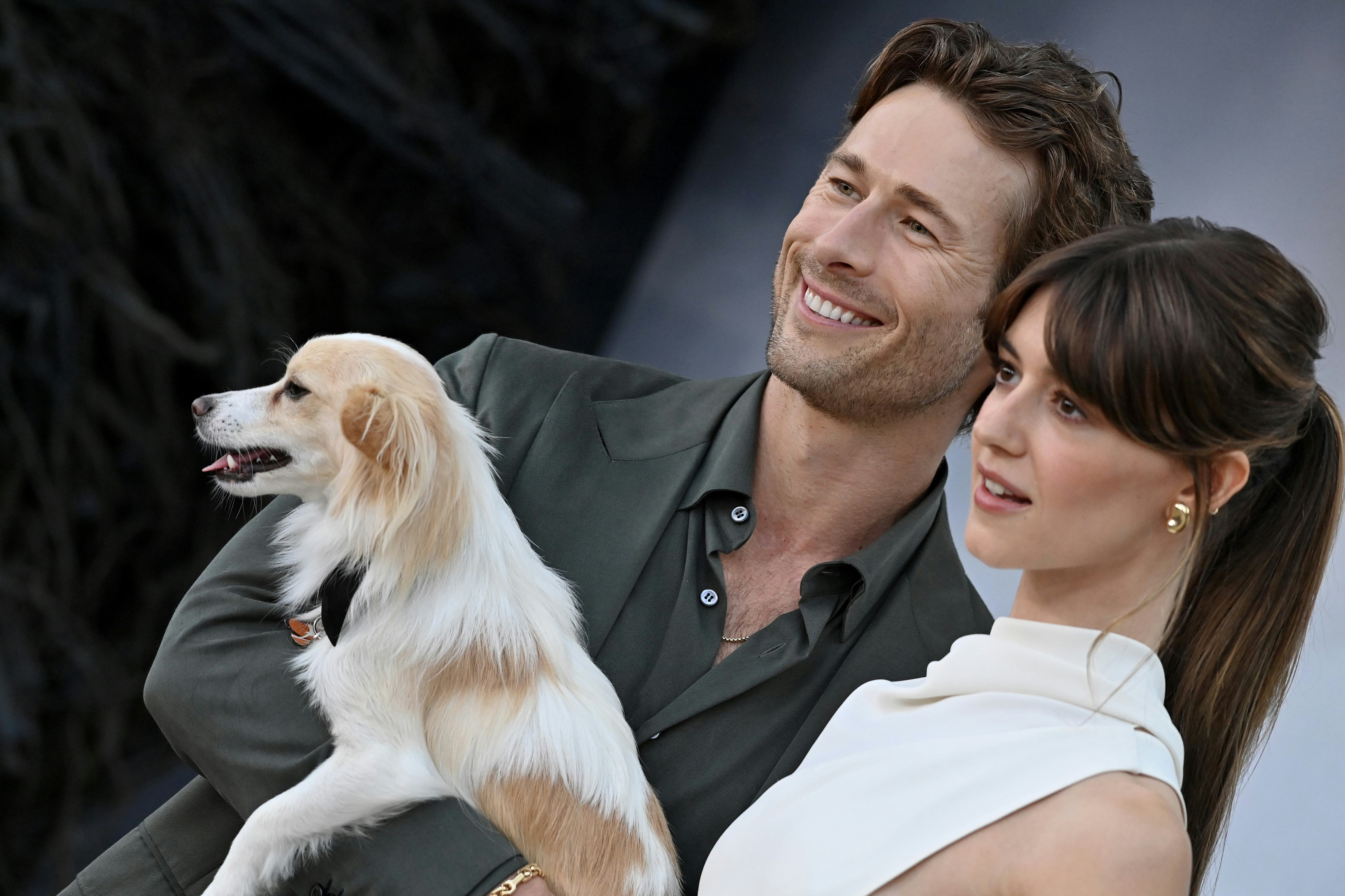 ‘Twisters’: Glen Powell &amp; Daisy Edgar-Jones’ Kiss Scene Is Going Viral