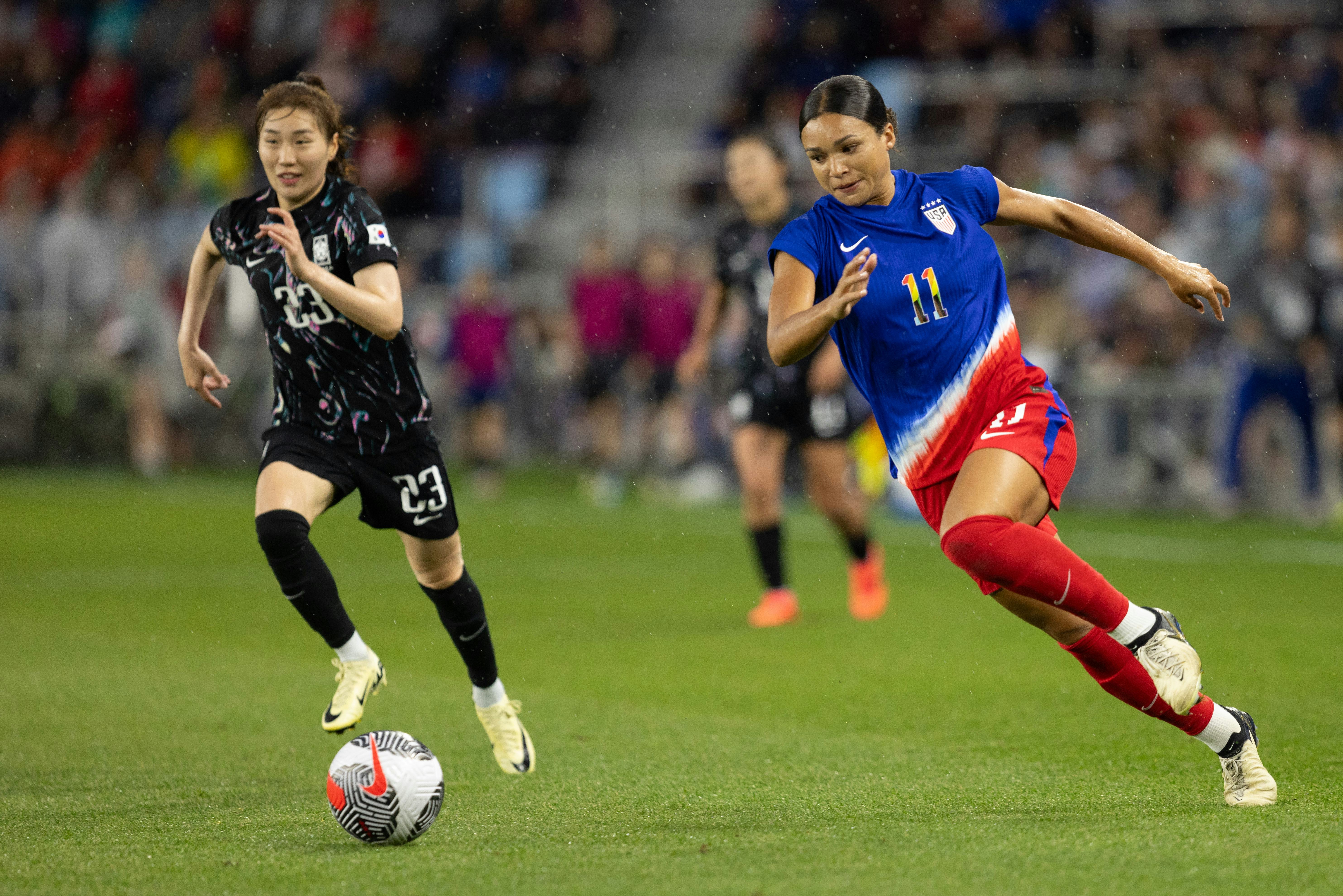US Women&rsquo;s National Team forward Sophia Smith runs after the ball