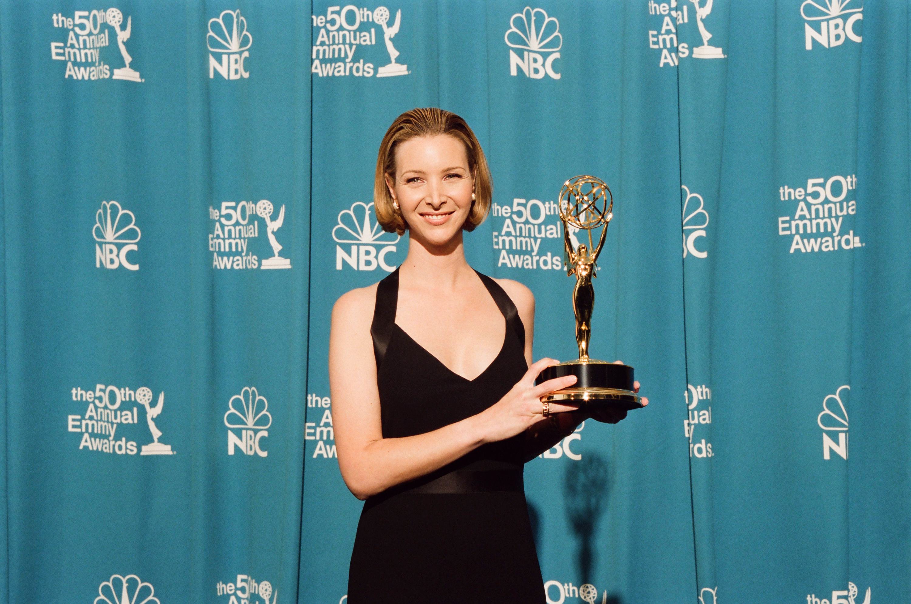 THE 50TH ANNUAL PRIMETIME EMMY AWARDS &ndash; Pictured: Lisa Kudrow winner of Outstanding Supporting Actr&hellip;