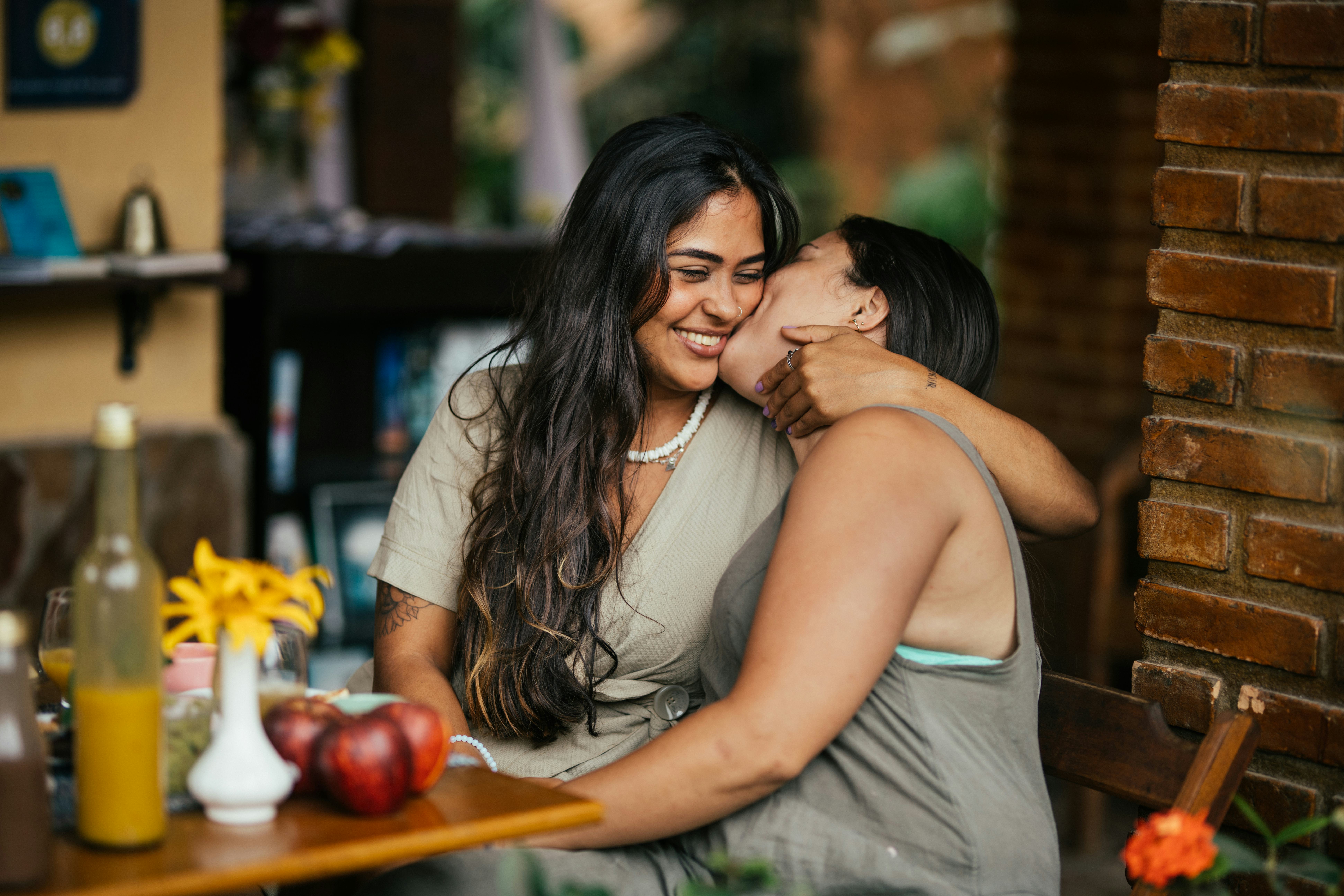 Venus-ruled Libras don&rsquo;t hold back their PDA.