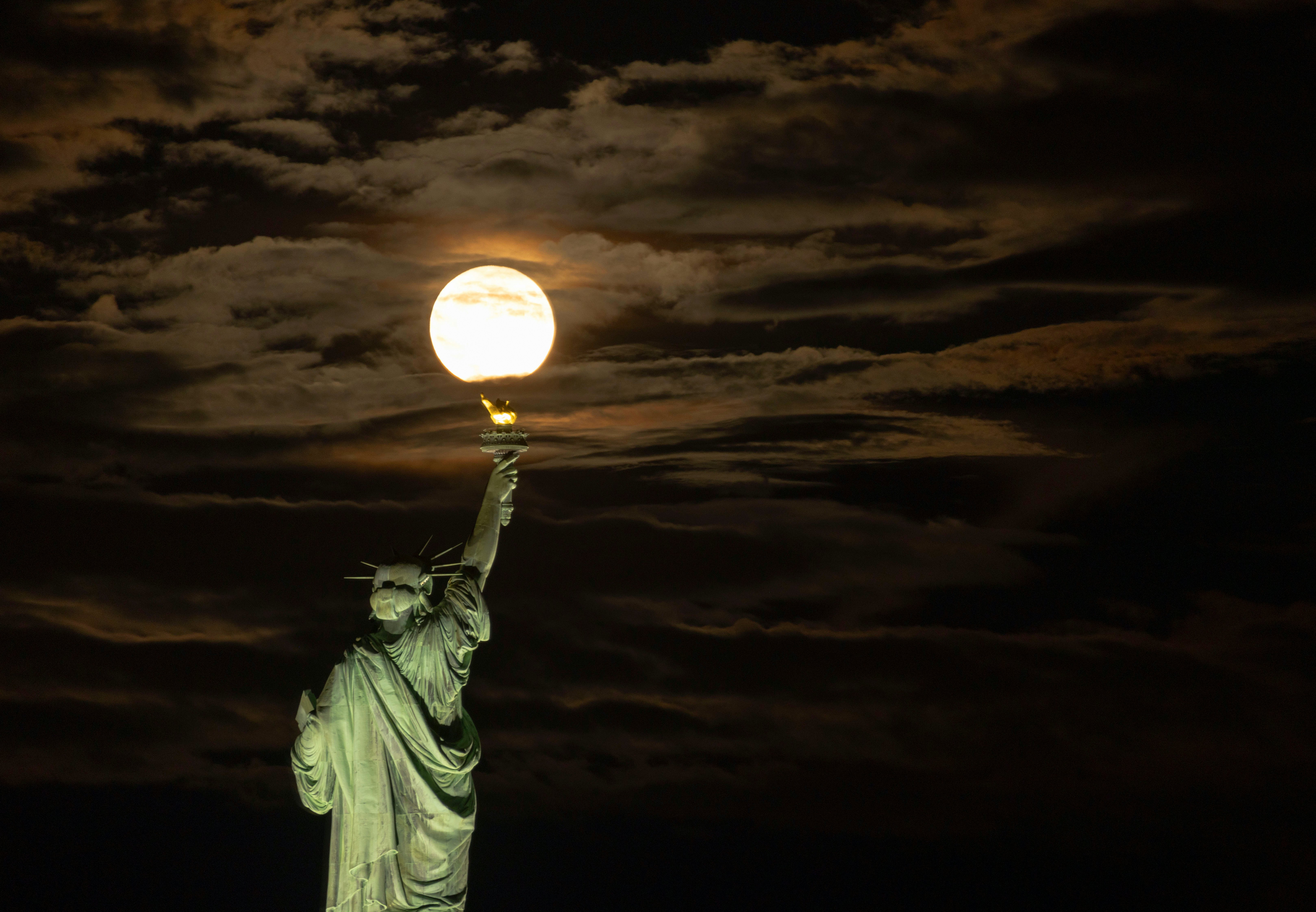 The Blue Sturgeon Supermoon of 2024 Is Here — And Its Glorious