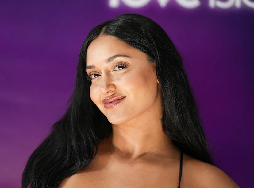 Leah Kateb from 'Love Island USA' shut down a rumor she was a bully during high school.